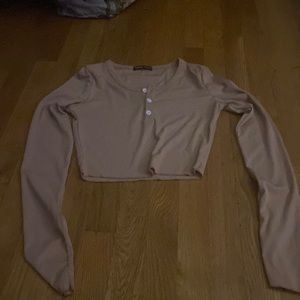 Cropped long sleeve fitted shirt